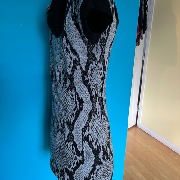 Long cowl neck sweater - Picture 2 of 3